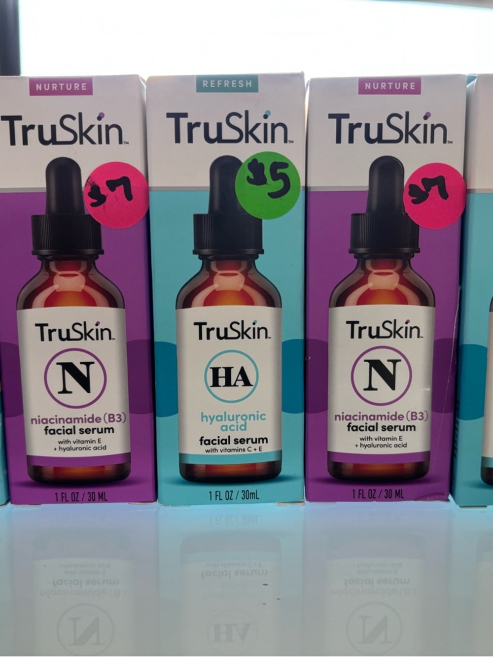 TruSkin Hyaluronic Acid and Niacinamide Facial Serums (5)